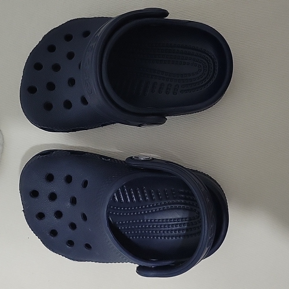 Infant Crocs size 2/3